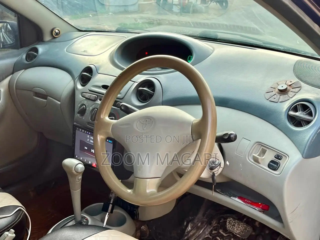 Toyota Vitz 2000 Blue