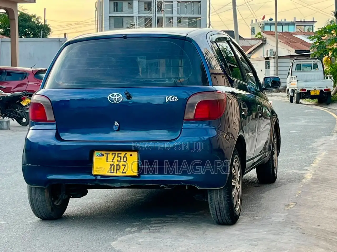 Toyota Vitz 2000 Blue