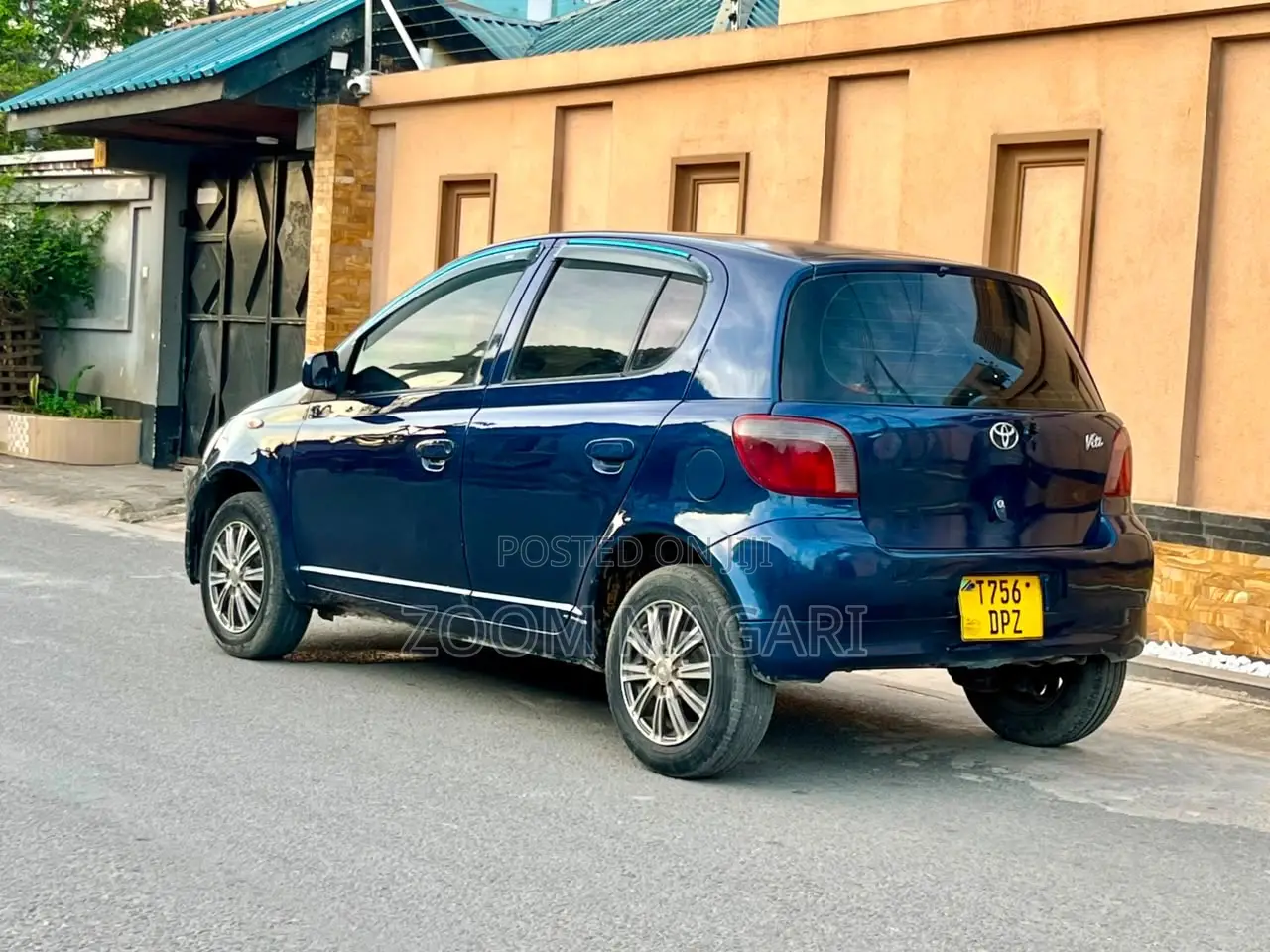 Toyota Vitz 2000 Blue