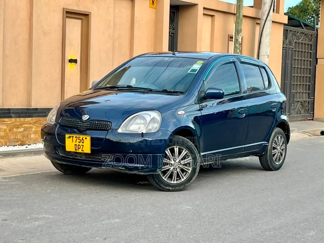 Toyota Vitz 2000 Blue