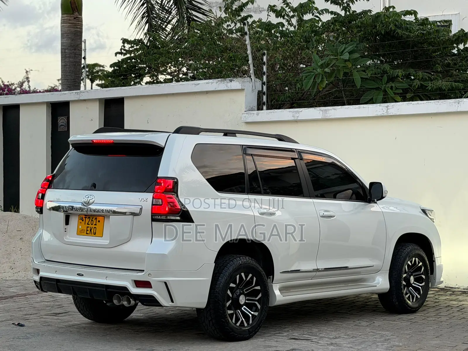 Toyota Land Cruiser Prado 2016 White
