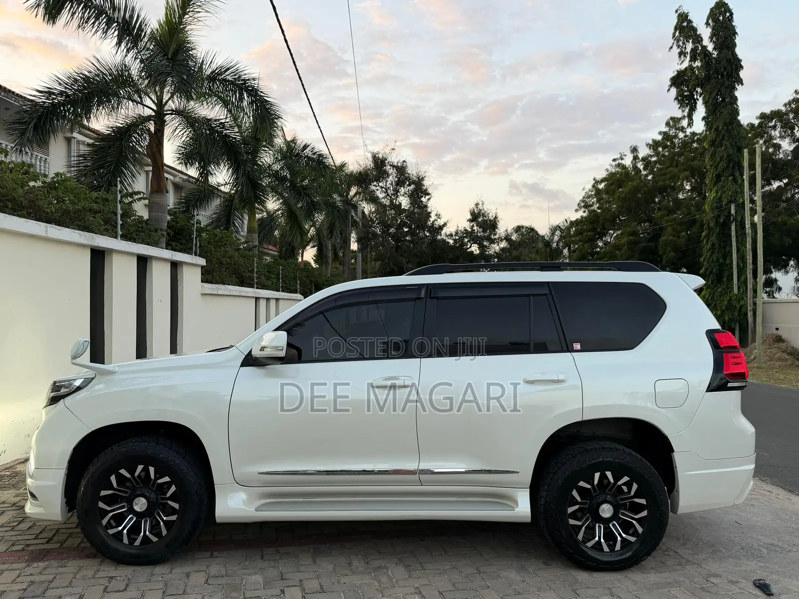 Toyota Land Cruiser Prado 2016 White