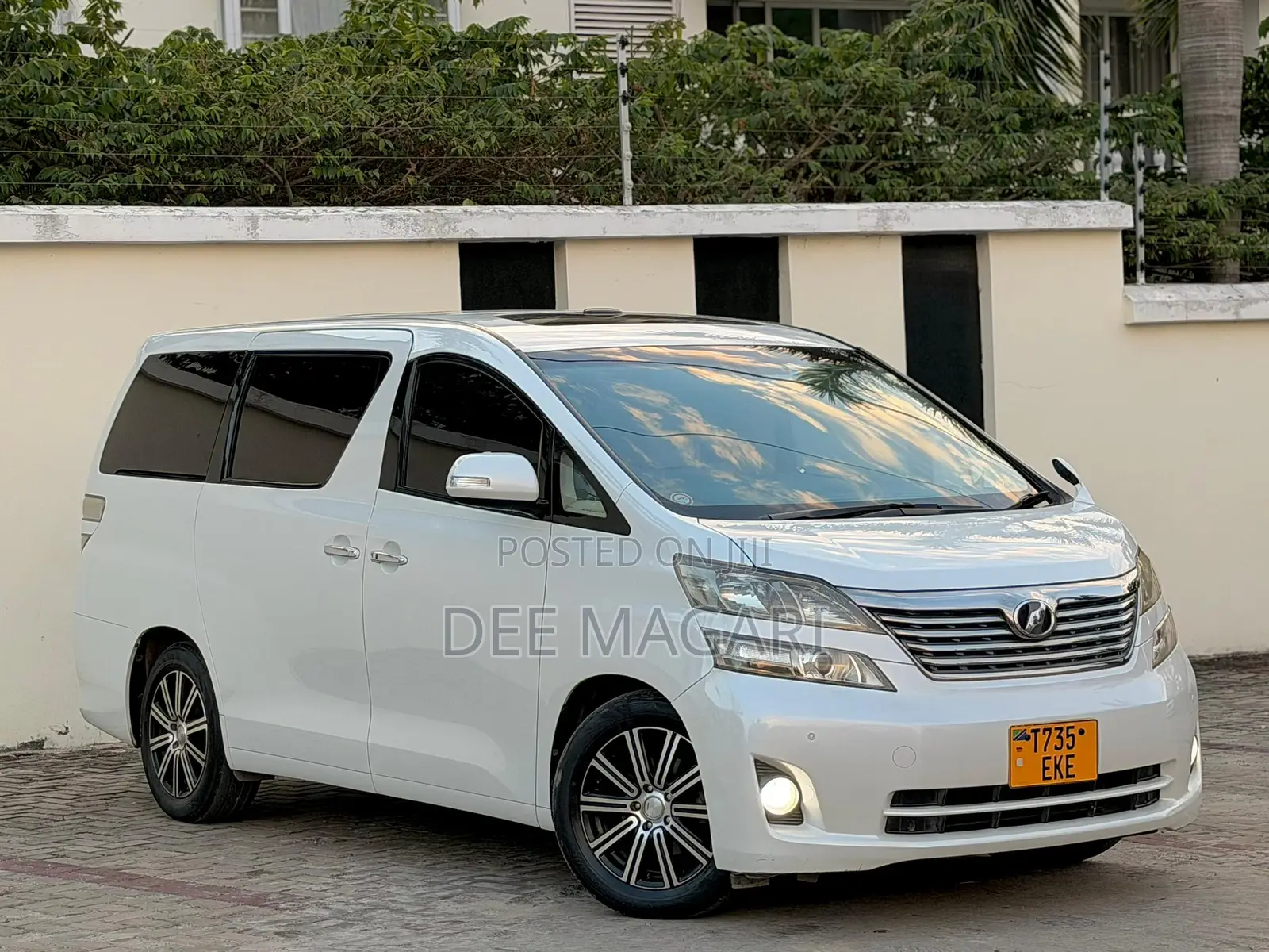 Toyota Vellfire 2012 White