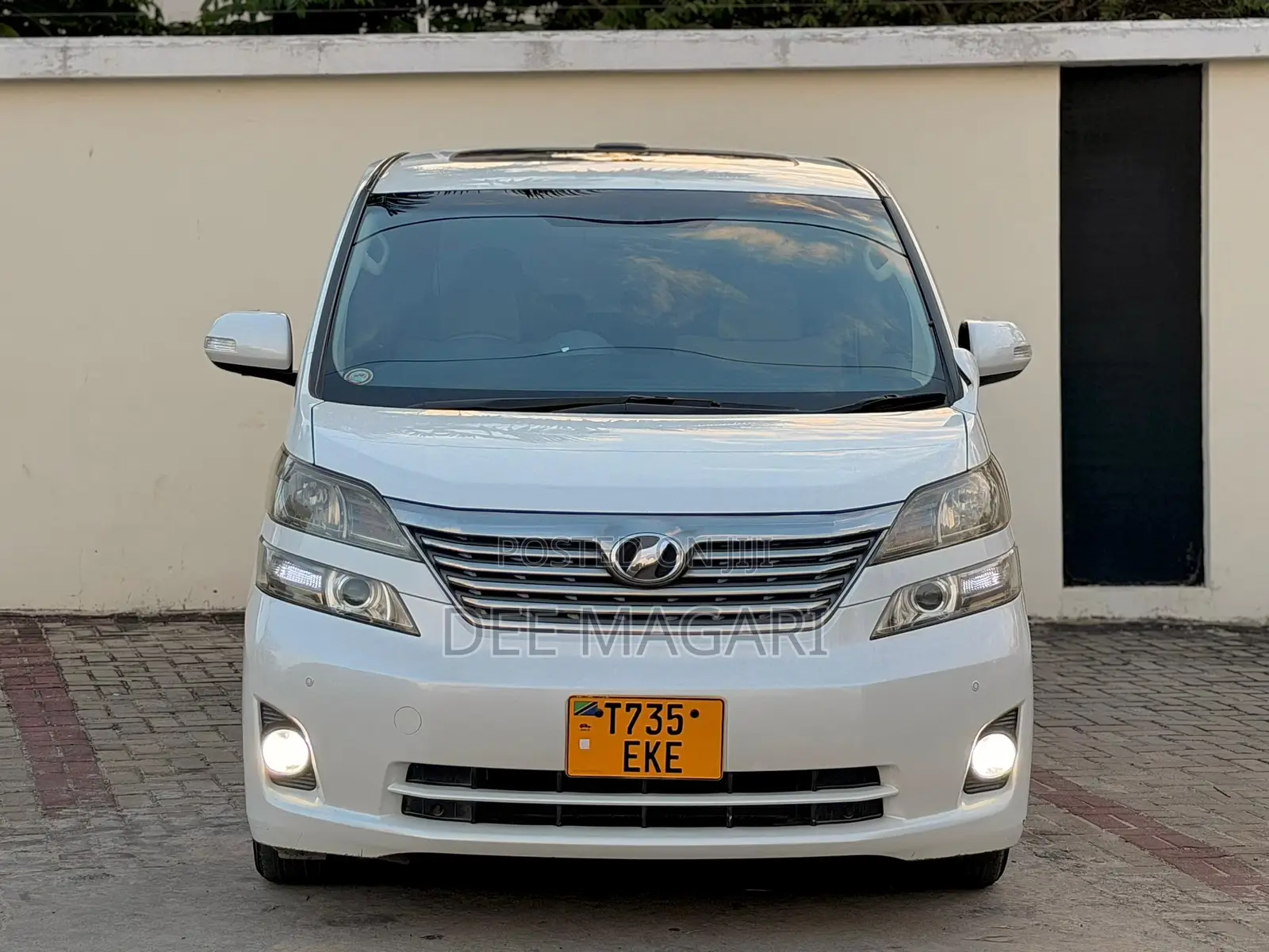 Toyota Vellfire 2012 White