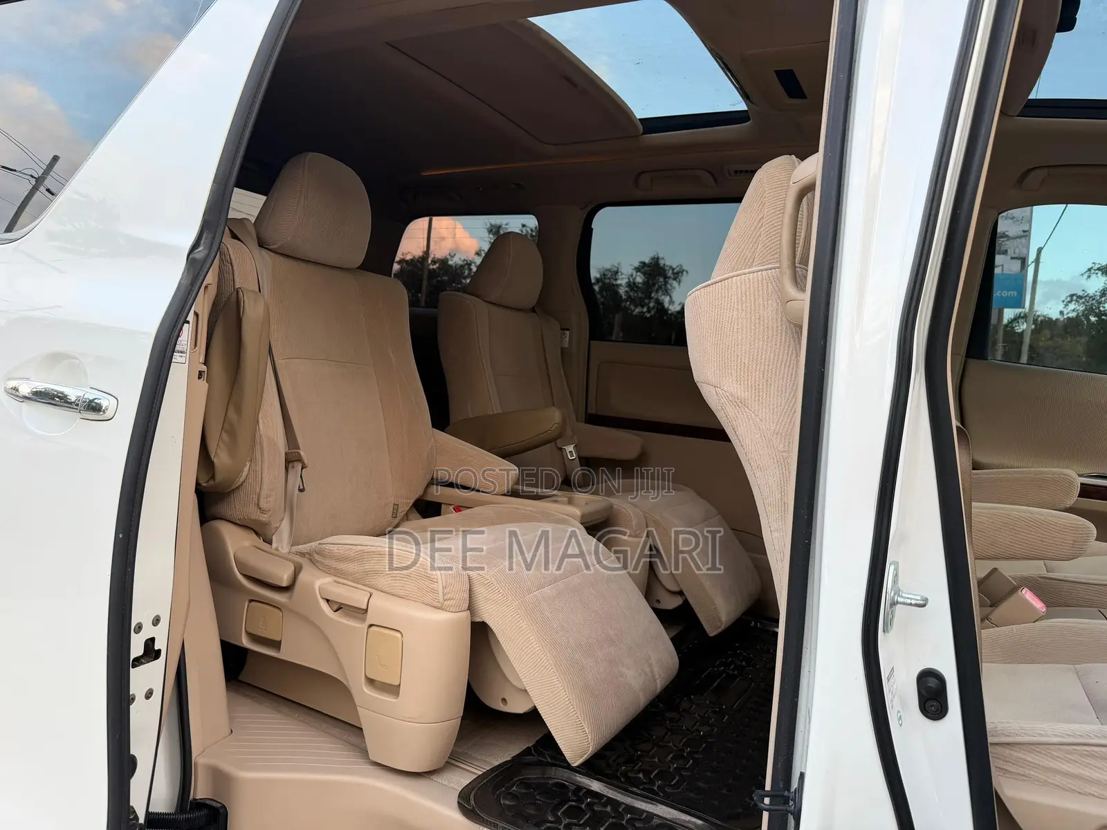 Toyota Vellfire 2012 White