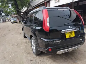 Nissan X-Trail 2012 Black