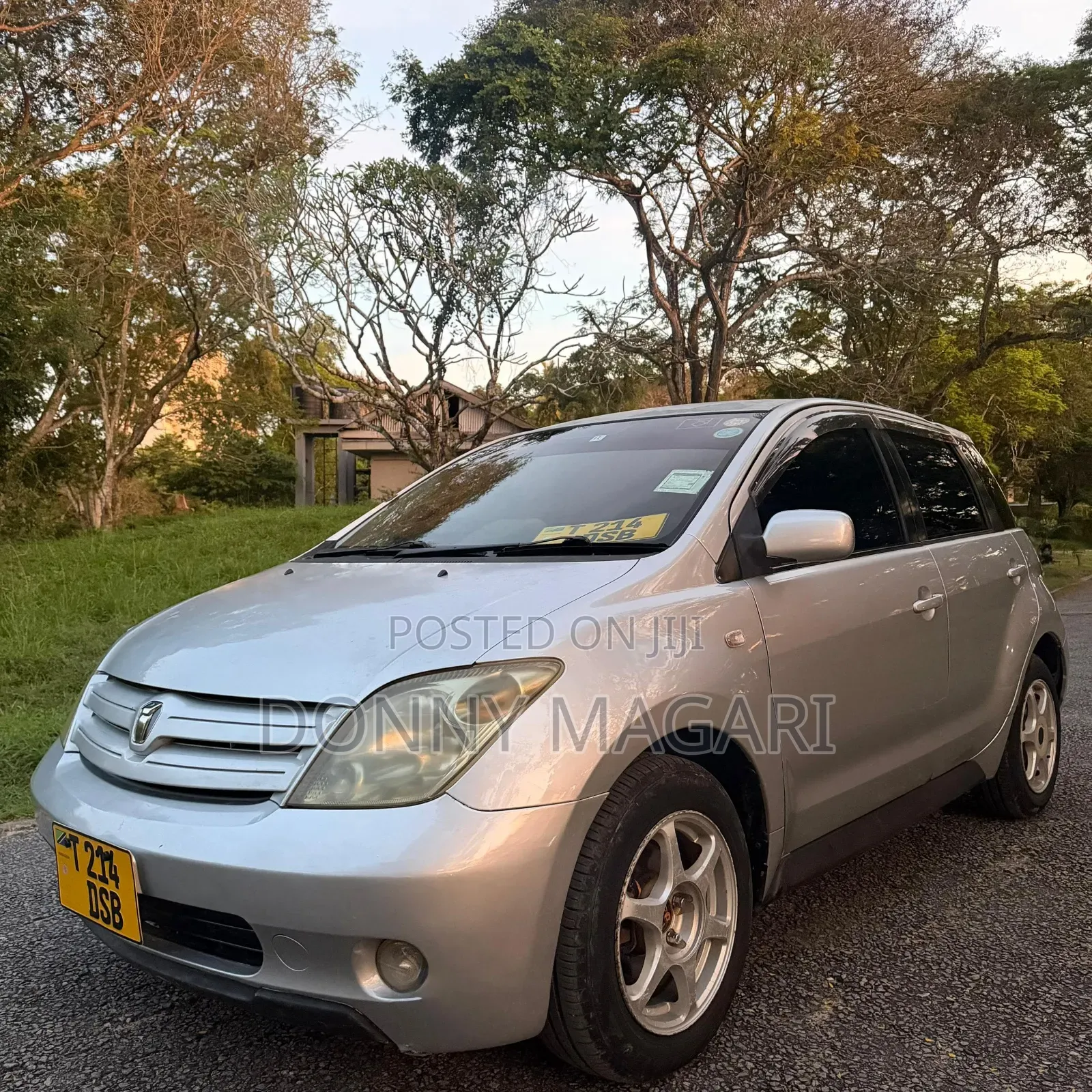 Toyota IST 2004 Silver