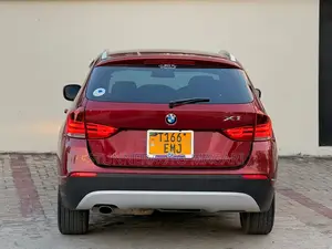 BMW X1 2011 Maroon