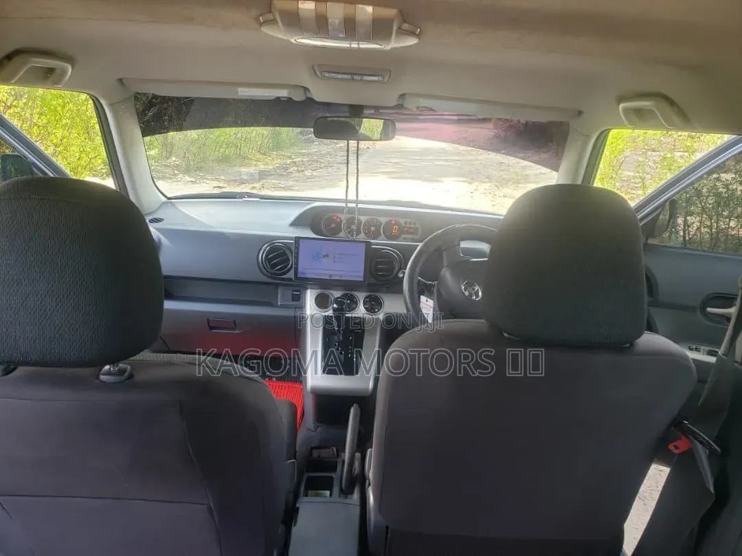 Toyota Corolla Rumion 2009 Gray