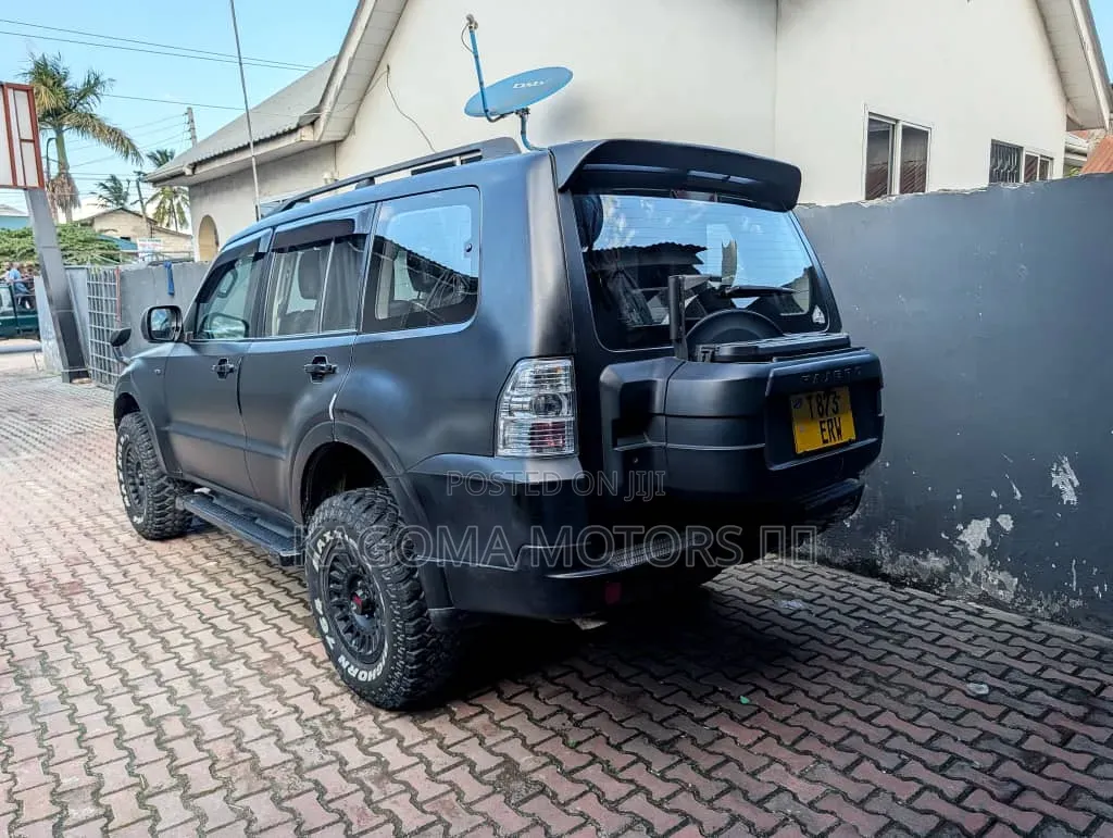 Mitsubishi Pajero 2007 Black