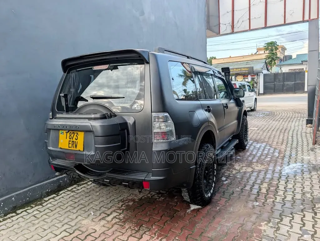 Mitsubishi Pajero 2007 Black