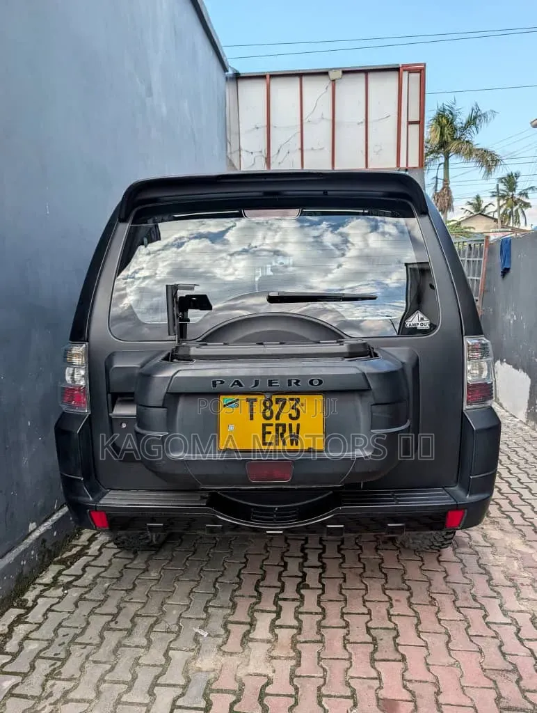 Mitsubishi Pajero 2007 Black