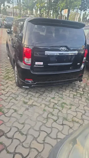 Toyota Corolla Rumion 2009 Black