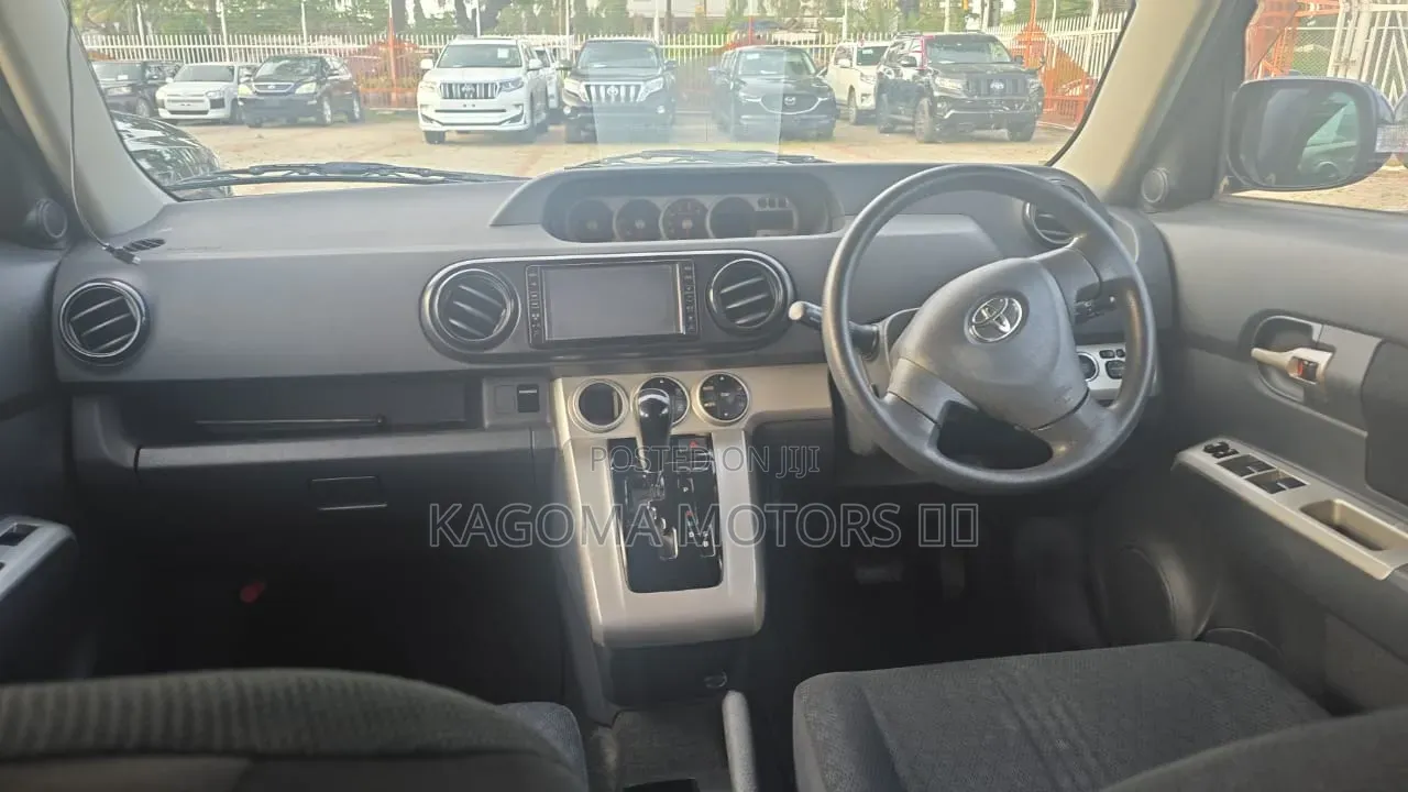 Toyota Corolla Rumion 2009 Black