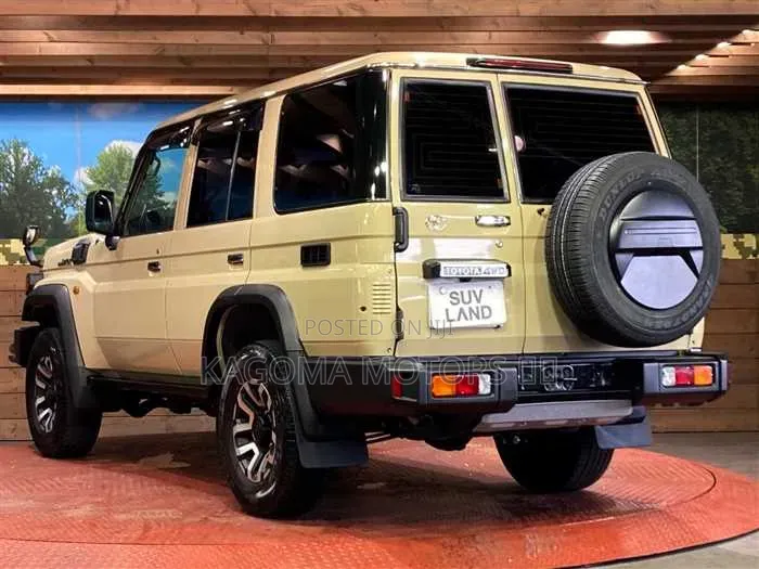 Toyota Land Cruiser 2025 Gold