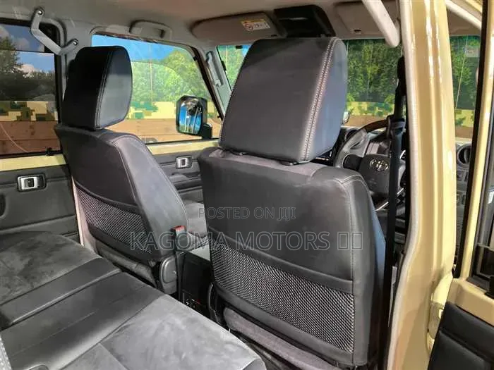 Toyota Land Cruiser 2025 Gold