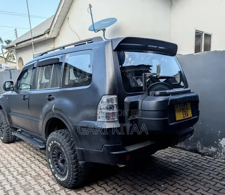 Mitsubishi Pajero 2007 Matt Black