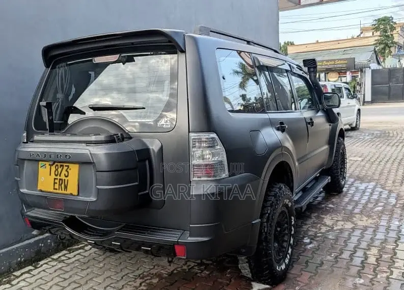 Mitsubishi Pajero 2007 Matt Black