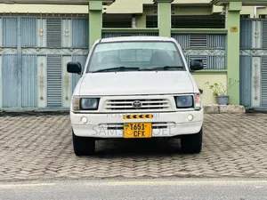 Toyota Hilux 2001 White