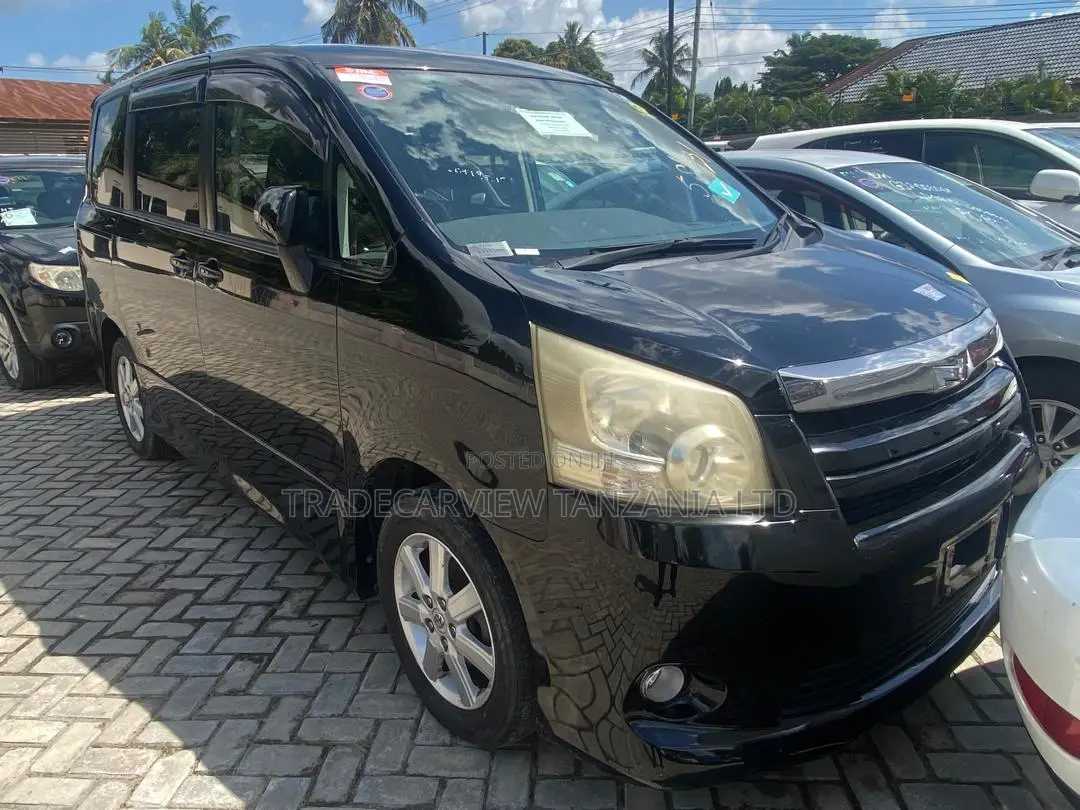 Toyota Noah 2007 Black