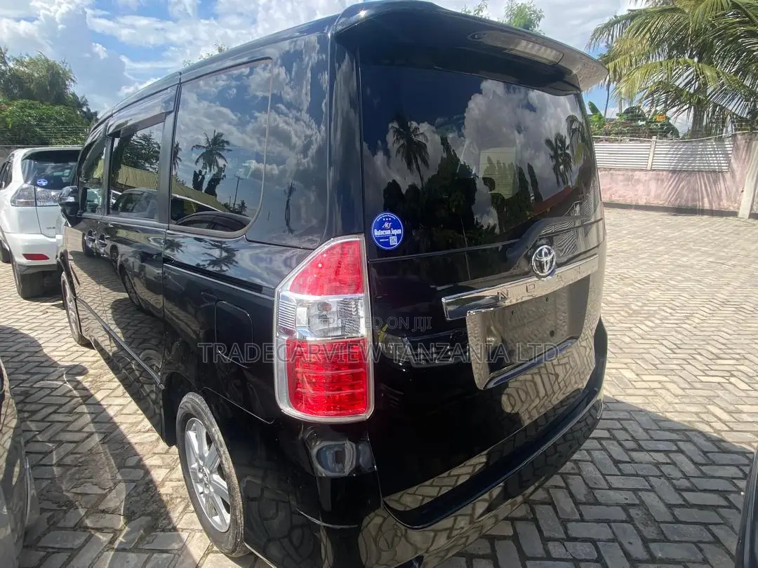 Toyota Noah 2007 Black