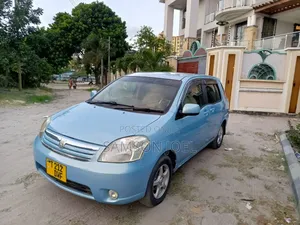 Toyota Raum 2004 Blue