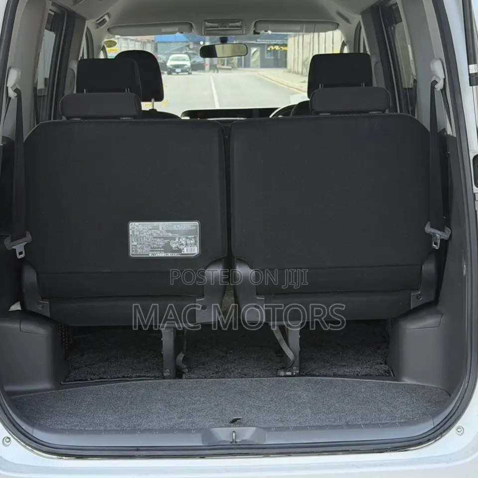 Toyota Noah 2009 White