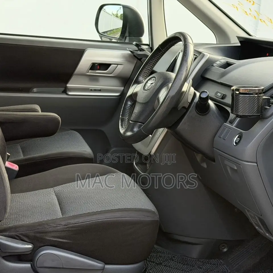 Toyota Noah 2009 White