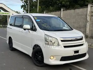 Toyota Noah 2009 White
