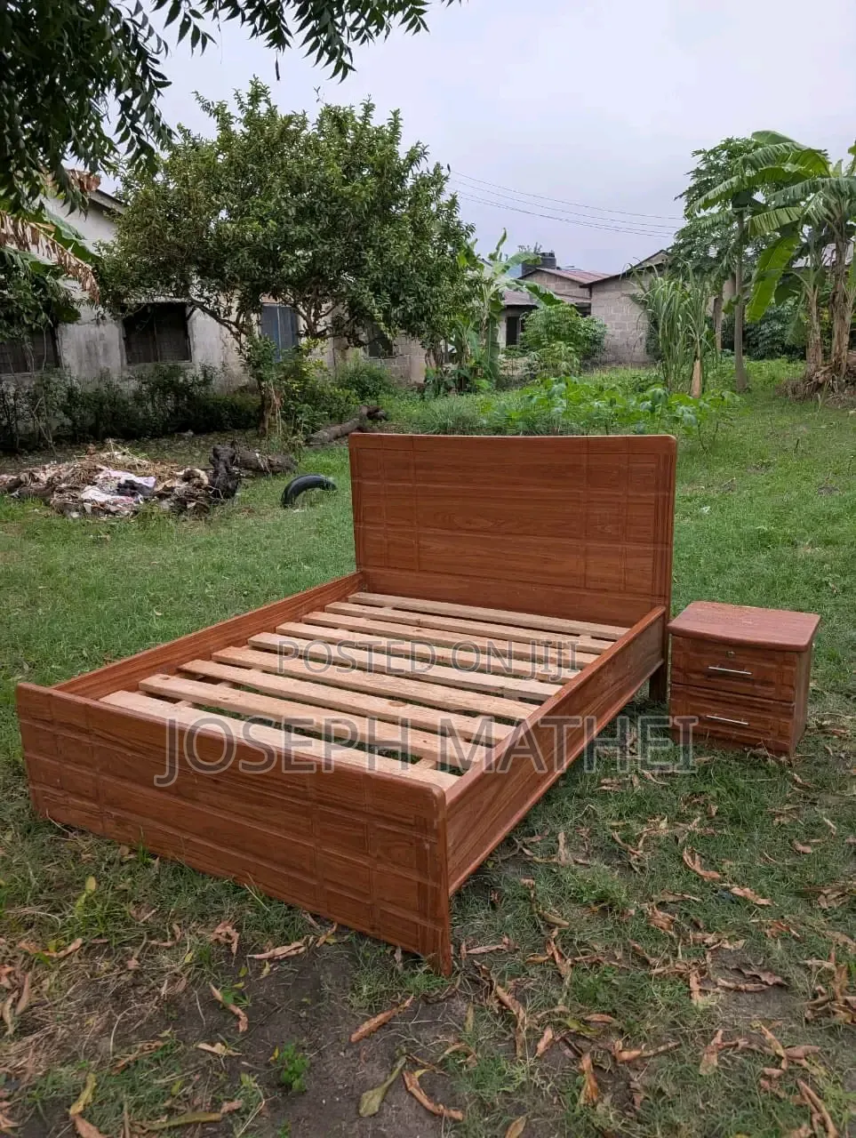Kitanda Na Bed Side 1 Mbao Ngumu