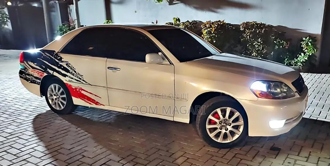 Toyota Mark II 2004 White