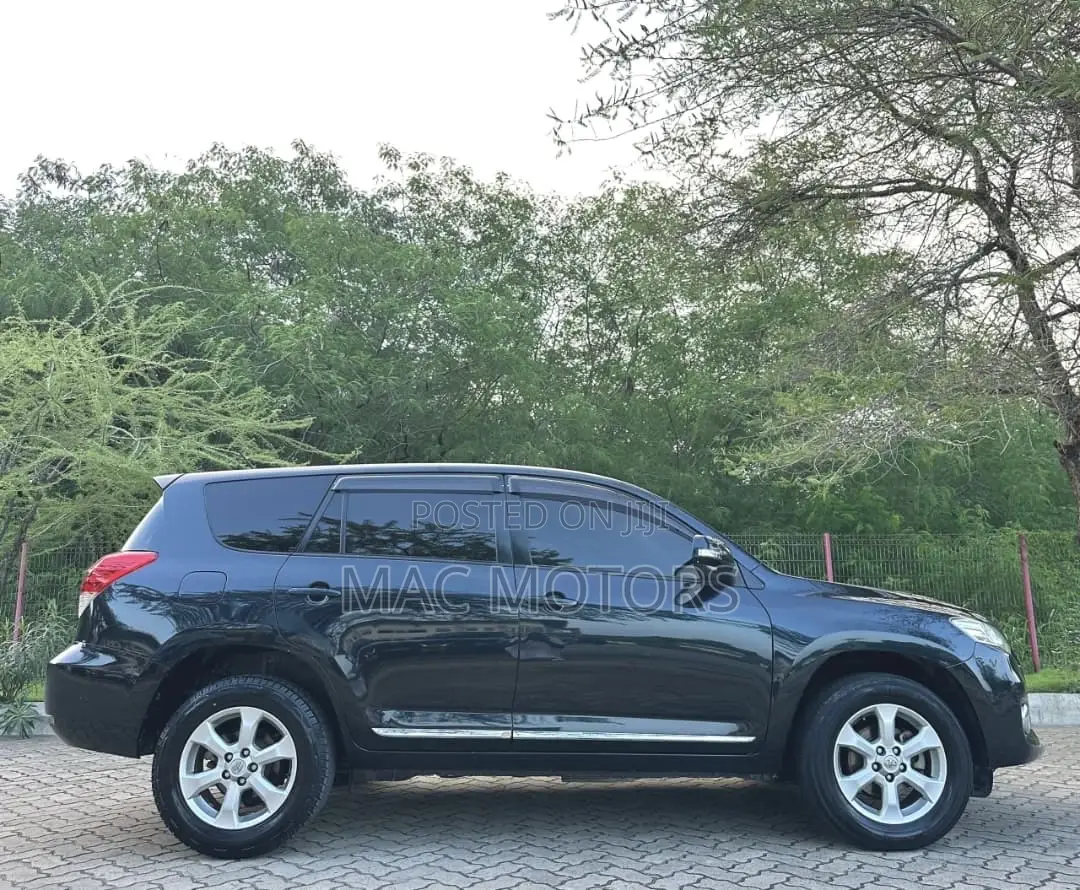 Toyota Vanguard 2012 Gray