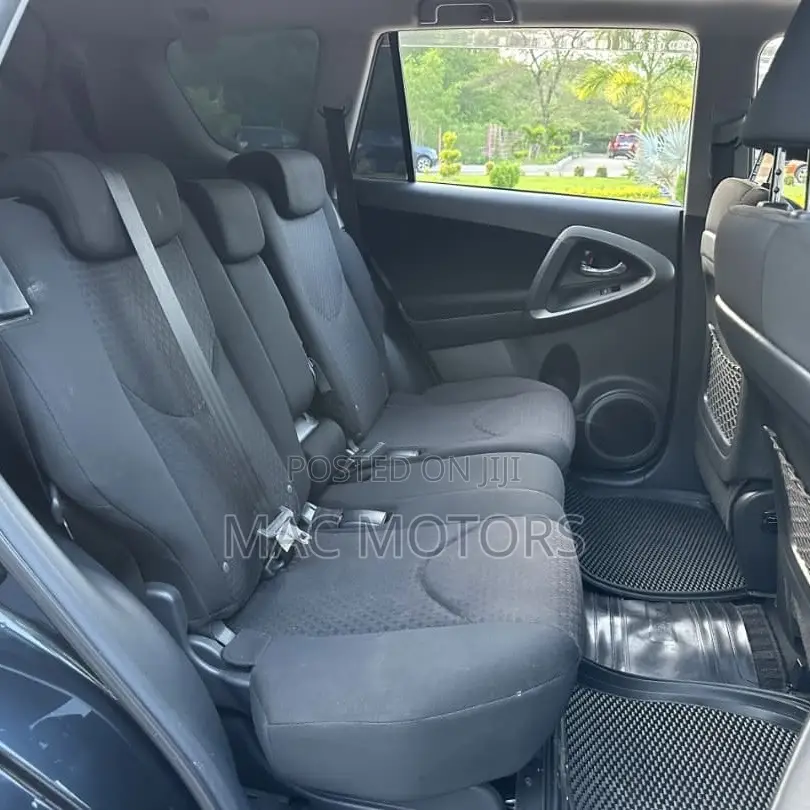 Toyota Vanguard 2012 Gray