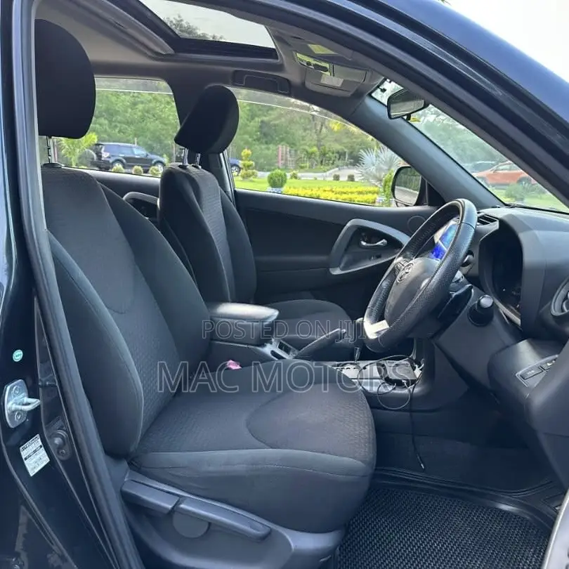 Toyota Vanguard 2012 Gray