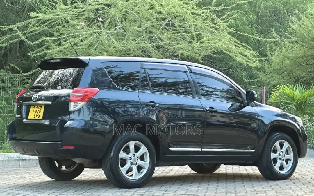 Toyota Vanguard 2012 Gray