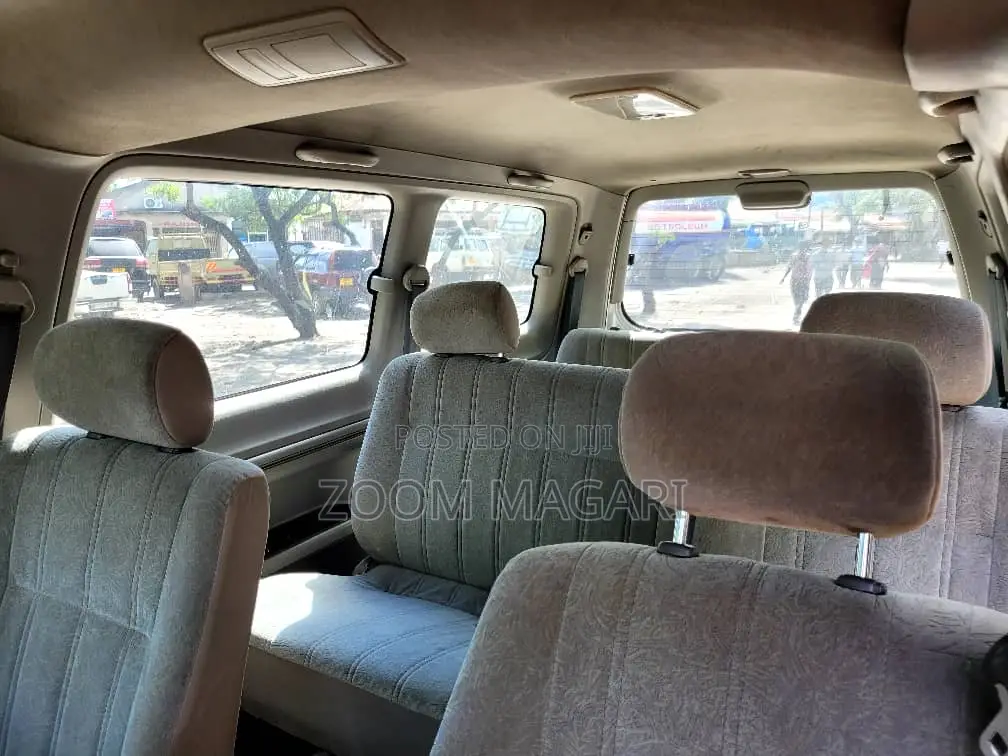 Toyota Noah 2001 Silver