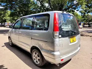 Toyota Noah 2001 Silver