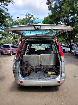 Toyota Noah 2001 Silver