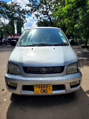 Toyota Noah 2001 Silver