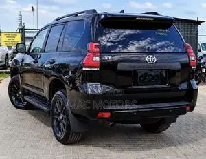 Toyota Land Cruiser Prado 2.8 2023 Black