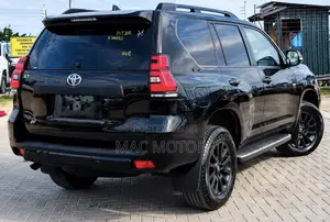 Toyota Land Cruiser Prado 2.8 2023 Black