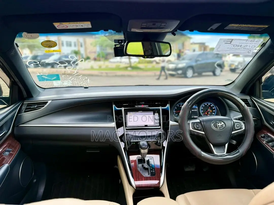Toyota Harrier 2.0 2016 Blue