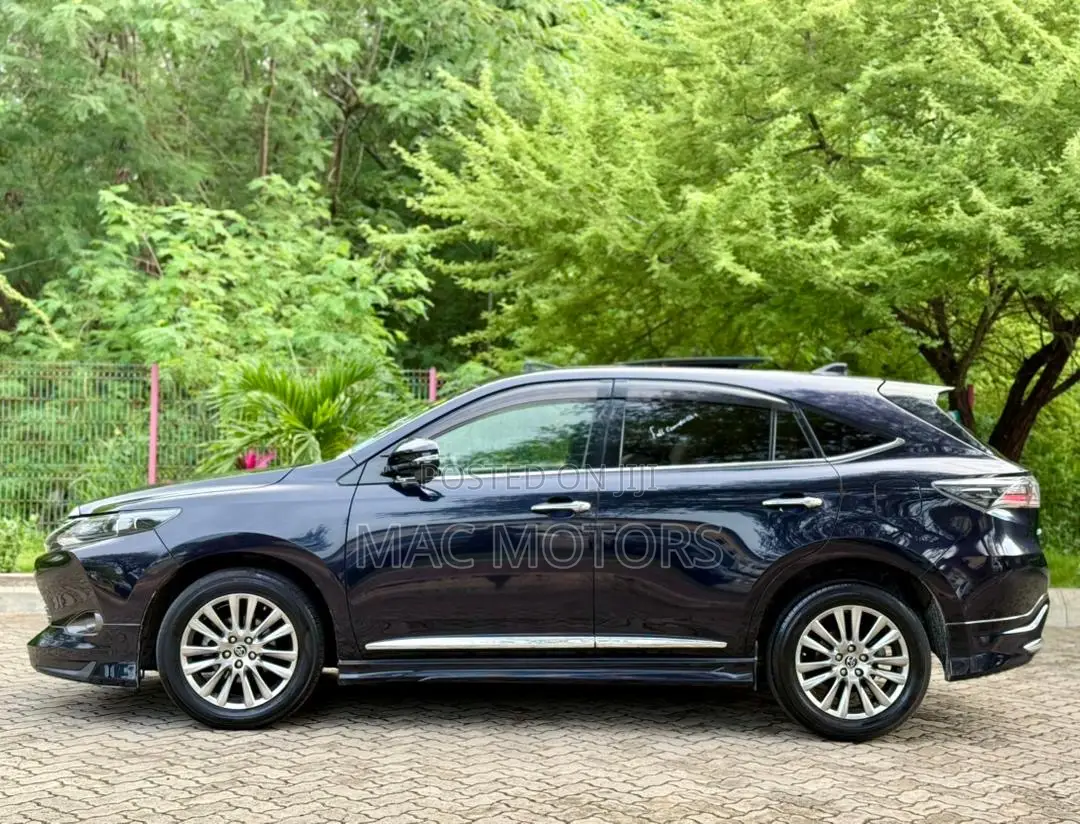 Toyota Harrier 2.0 2016 Blue