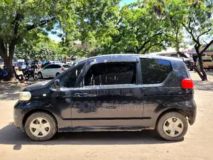 Toyota Porte 2004 Blue