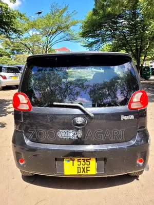 Toyota Porte 2004 Blue