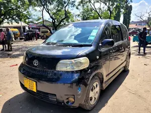 Toyota Porte 2004 Blue