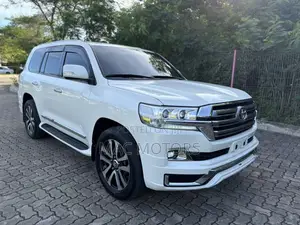 Toyota Land Cruiser 2016 White