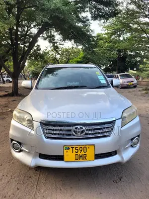 Toyota Vanguard 2011 Silver