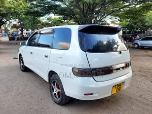 Toyota Gaia 2003 White