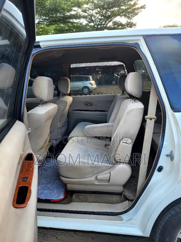 Toyota Gaia 2003 White